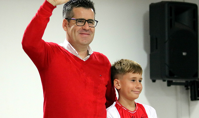 Hüseyin Eroğlu: 'Büyülü kırmızı kazakla Süper Lig'e çıktık'