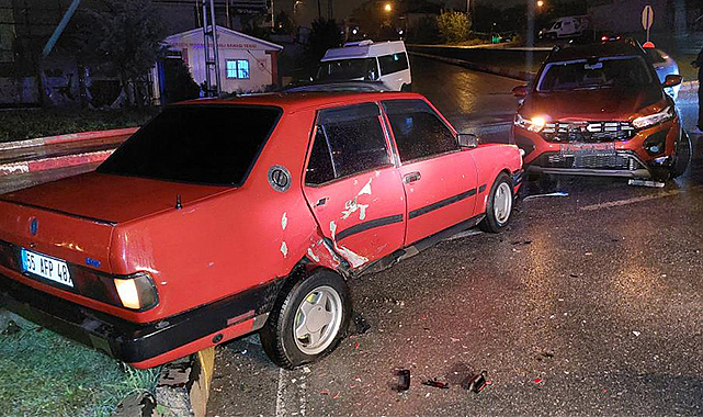 İki otomobil çarpıştı