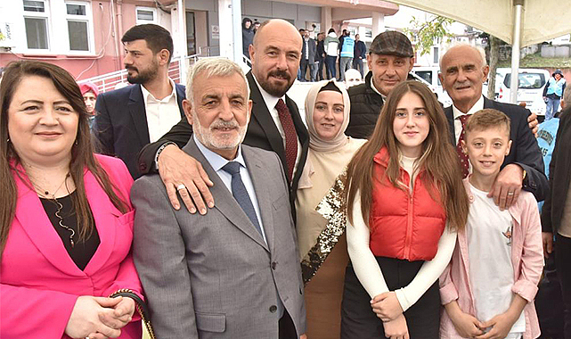 İlçe halkıyla bayramlaştı