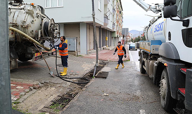 Kavak’ta mazgal ve ızgaralar temizleniyor