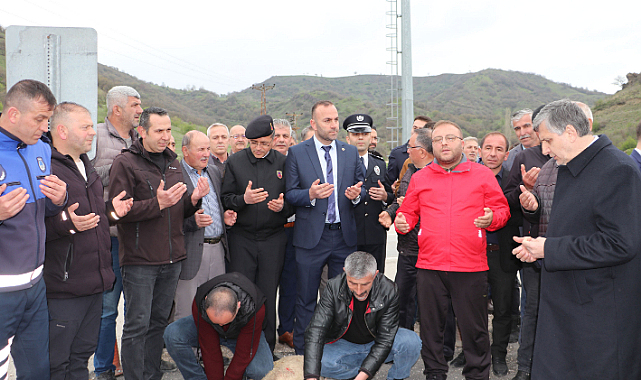 Kaymakam Cengiz Nayman çiçekle karşılandı