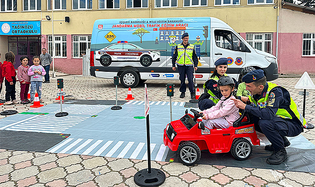 Kırsaldaki öğrencilere trafik eğitimi