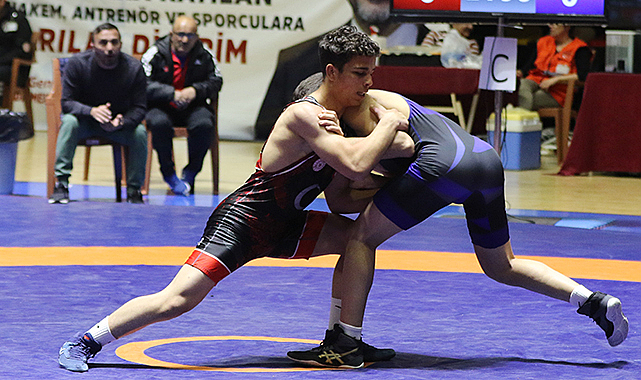 Nefesleri kesen şampiyona