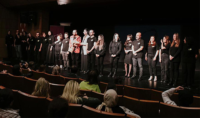 Samsun’da depremzedeler yararına tiyatro