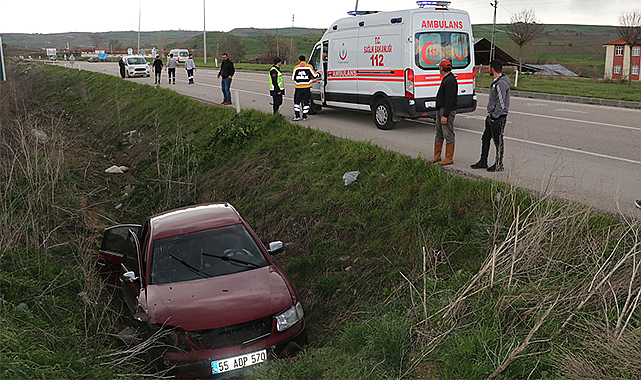 Şarampole düşen otomobildeki 3 kişi yaralandı