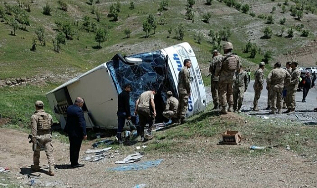 Şırnak'ta askerleri taşıyan otobüs devrildi: 2 şehit