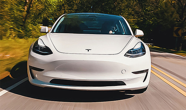 Tesla, ABD'de bazı elektrikli araçların fiyatını artırdı