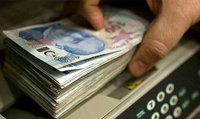 Vatandaş yüksek faize rağmen borçlanıyor