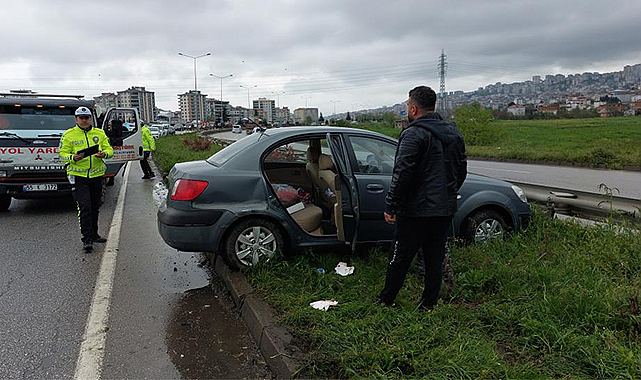 Yağmurdan kayganlaşan yolda 3 araçlı kaza: 1 yaralı