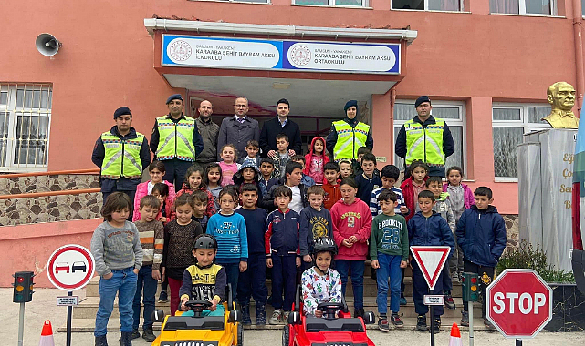 Yakakent’te öğrencilere trafik güvenliği eğitimi