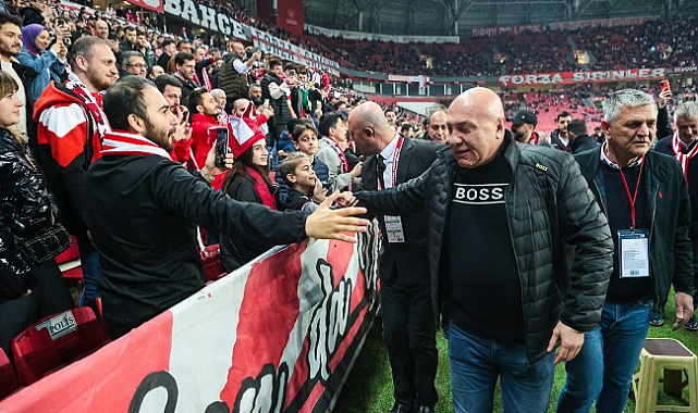 Yüksel Yıldırım taraftarla coştu