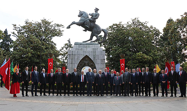 19 Mayıs kutlamaları Atatürk Anıtı’ndaki törenle başladı