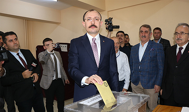 Bakan Muş'un sandığından Erdoğan çıktı