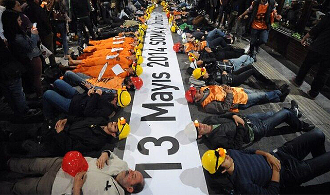 Galatasaray, Soma’daki faciada hayatını kaybeden 301 madenciyi unutmadı