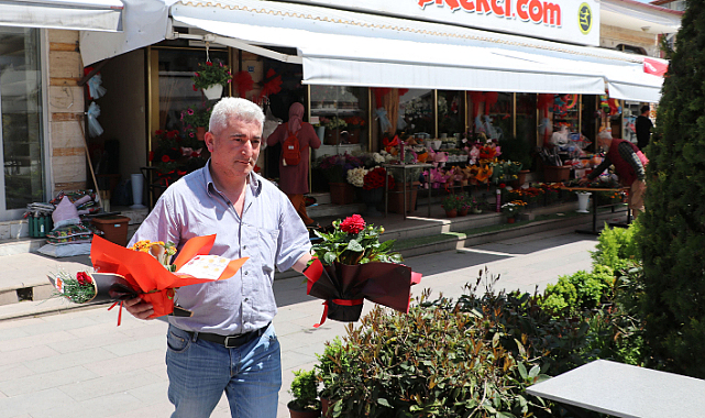 Havza'da çiçekçiler Anneler Günü dolayısıyla yoğun mesai yapıyor