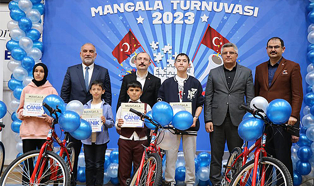 Mangala şampiyonları ödülünü Bakan Muş’tan aldı