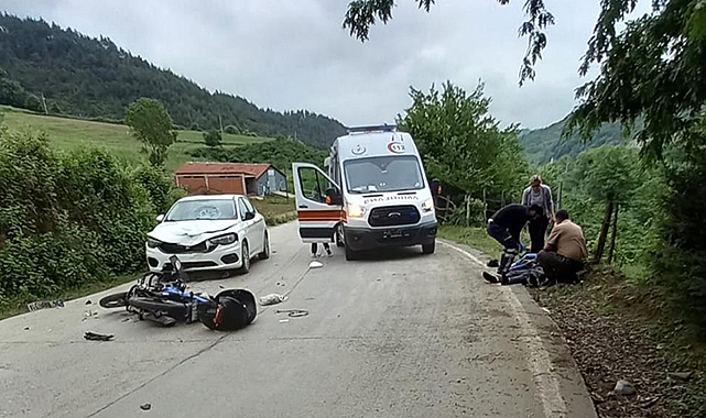 Otomobil ile motosiklet çarpıştı: 2 yaralı