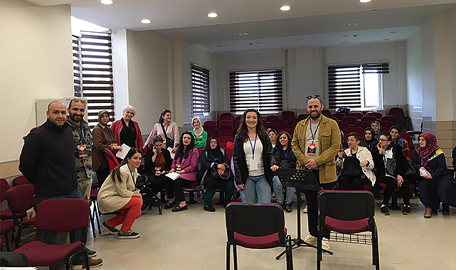 Özel çocuklar anneleri ile müzik yapacak