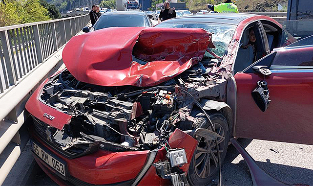 Samsun'da 4 aracın karıştığı zincirleme kaza: 3 yaralı