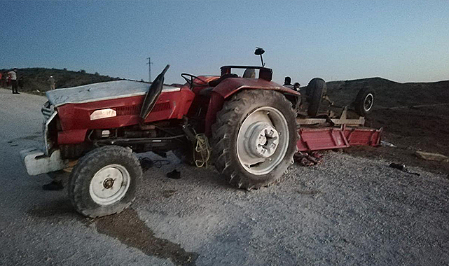 Traktörle demir korkuluk arasına sıkışarak can verdi