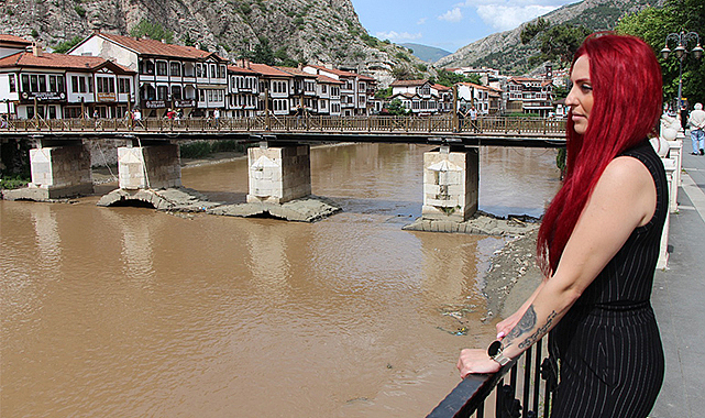 Yeşilırmak Nehri kızıla döndü