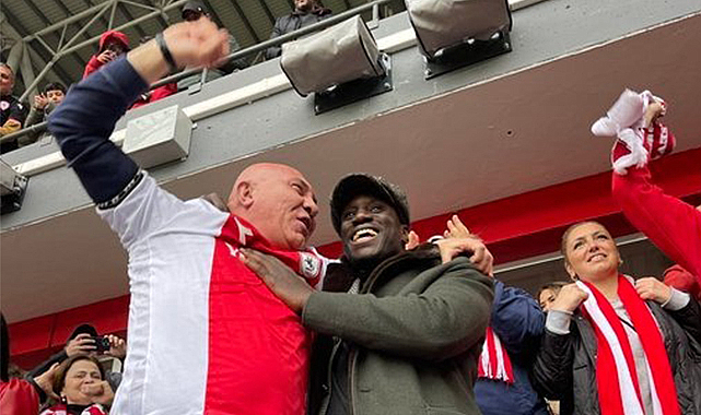 Yıldırım Demba Ba ile birlikte takım alacak