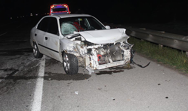 Yolun karşısına geçen yaşlı çifte otomobil çarptı: 1 ölü, 1 yaralı