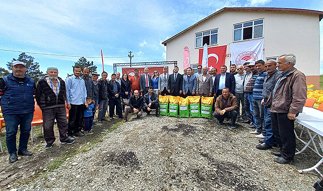 28 ton katı organik gübre dağıtıldı