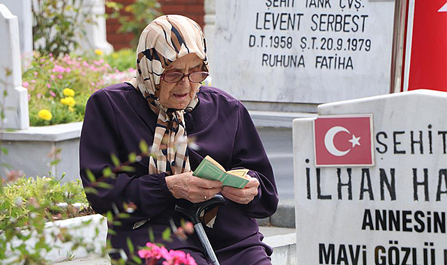 Arife günü şehitlikte hüzün...