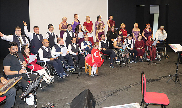 'Gökkuşağı Korosu'ndan unutulmaz konser