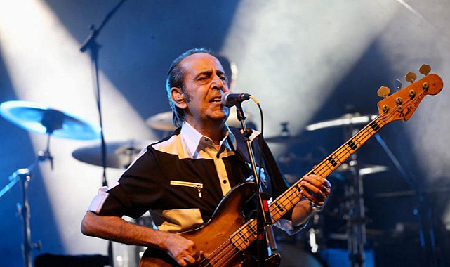 Bakan Koca'dan Özkan Uğur'un sağlık durumuna ilişkin açıklama