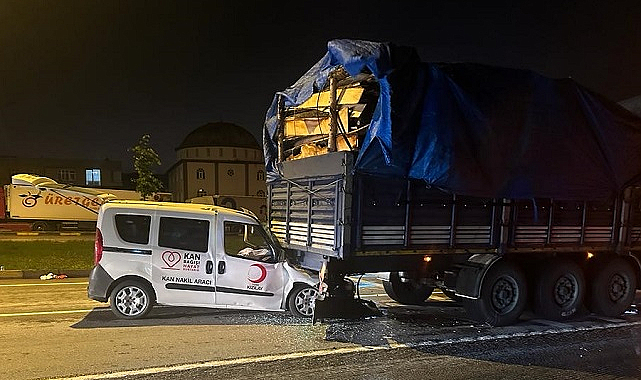 Kızılay'ın aracı kaza yaptı! Kan başka araca nakledildi