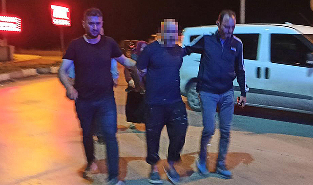 Kovalamaca sonucu yakalanan şahsın yere attığı poşetten uyuşturucu çıktı