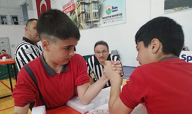 Küçük Erkekler Bilek Güreşi İl Seçmeleri sona erdi