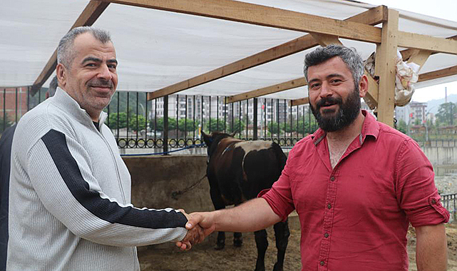 Kurban pazarlarında arefe yoğunluğu