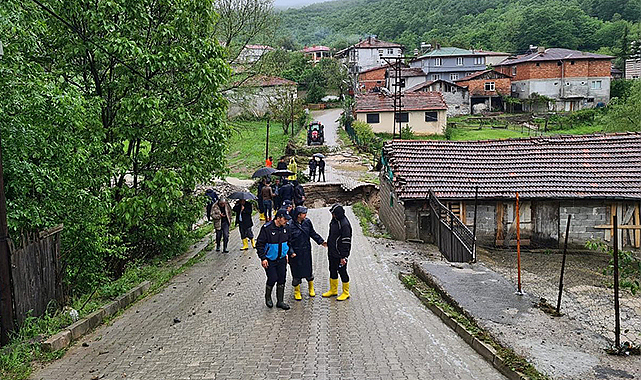 Ladik'te taşkınlar sonrası temizlik çalışması başladı