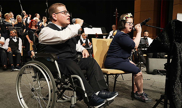 Özel çocuklar ‘Gökkuşağı Korosu’yla sahnede