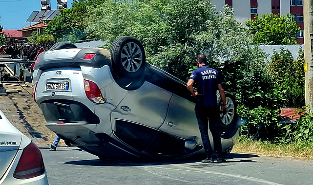 Park halindeki araca çarpan otomobil takla attı