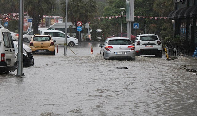 Salıpazarı'na son 24 saatte 207 kilo yağış düştü