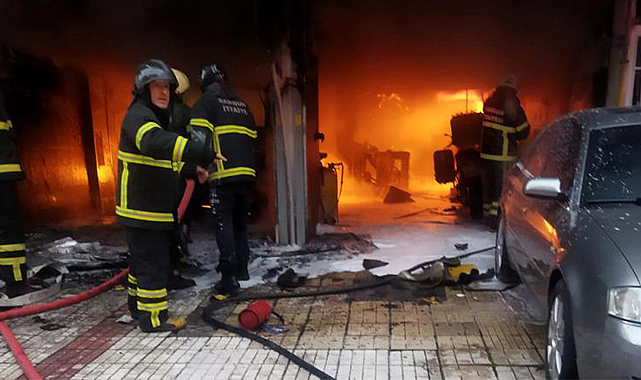 Samsun'da oto yıkamacıda yangın! Araç ve motosiklet kullanılmaz halde