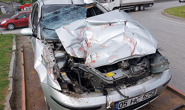 Samsun'da otomobil kamyona çarptı: 1 yaralı
