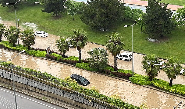 Samsun'u yine sel vurdu
