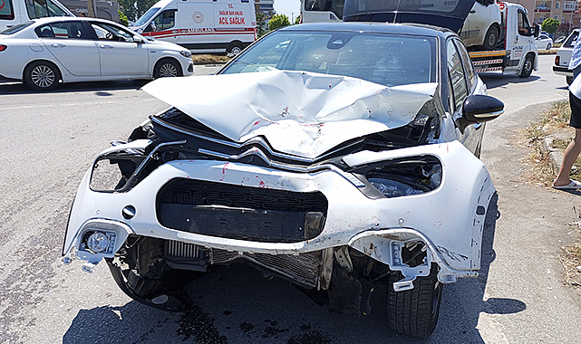 5 aracın karıştığı zincirleme kazada 8 kişi yaralandı