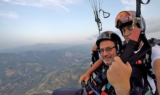 Başkan Kılıç yamaç paraşütünü deneyimledi