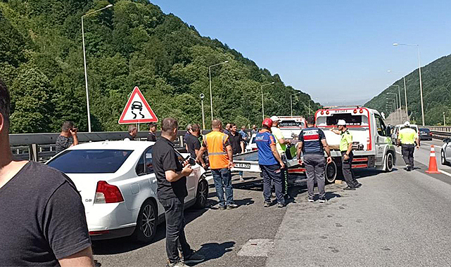 Bayram dönüş trafiğinde 18 araç birbirine girdi