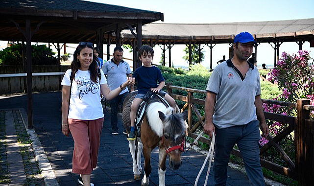 Büyükşehir Belediyesi'nden karne ve bayram hediyesi