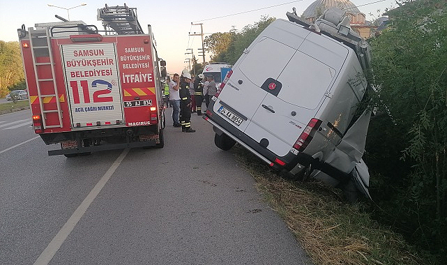 Canlı yayın aracı aydınlatma direğine çarptı, 2 kişi öldü, 1 kişi yaralandı