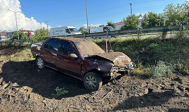Çarşamba’da araç şarampole düştü!