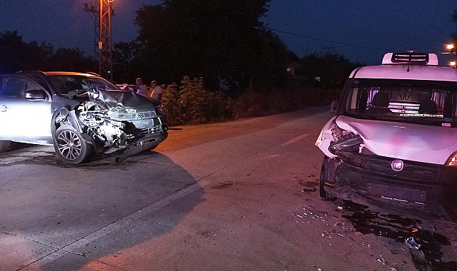 Çarşamba’da cip ve hafif ticari araç çarpıştı