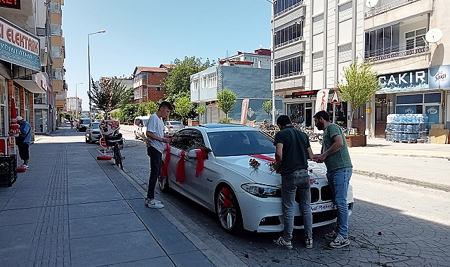 Çiçekçi ve düğün organizasyoncularının mesaisi arttı